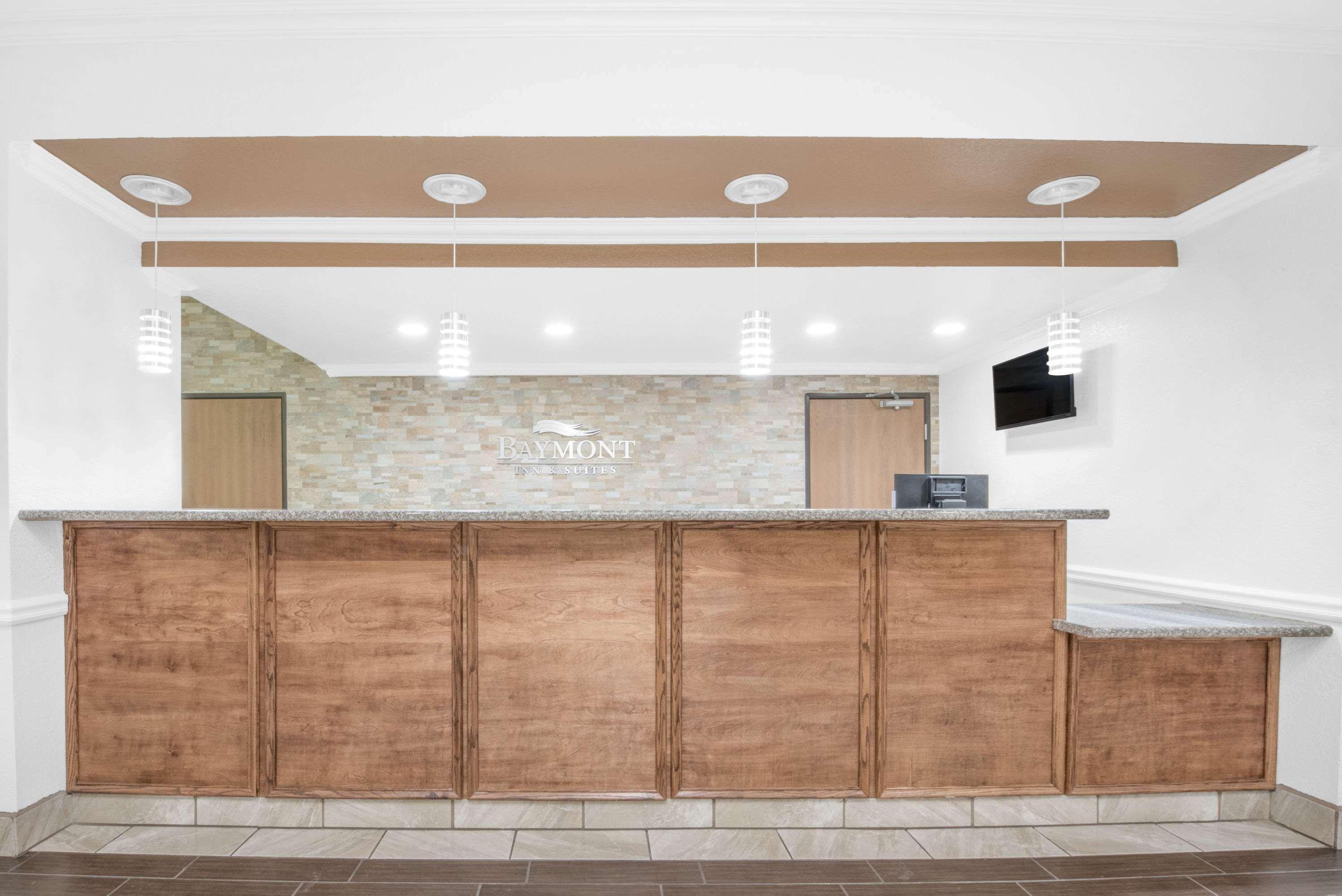 Baymont By Wyndham Pearsall Exterior foto